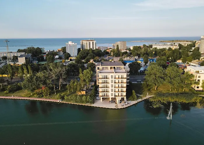 Solid Magic Apart Hotel