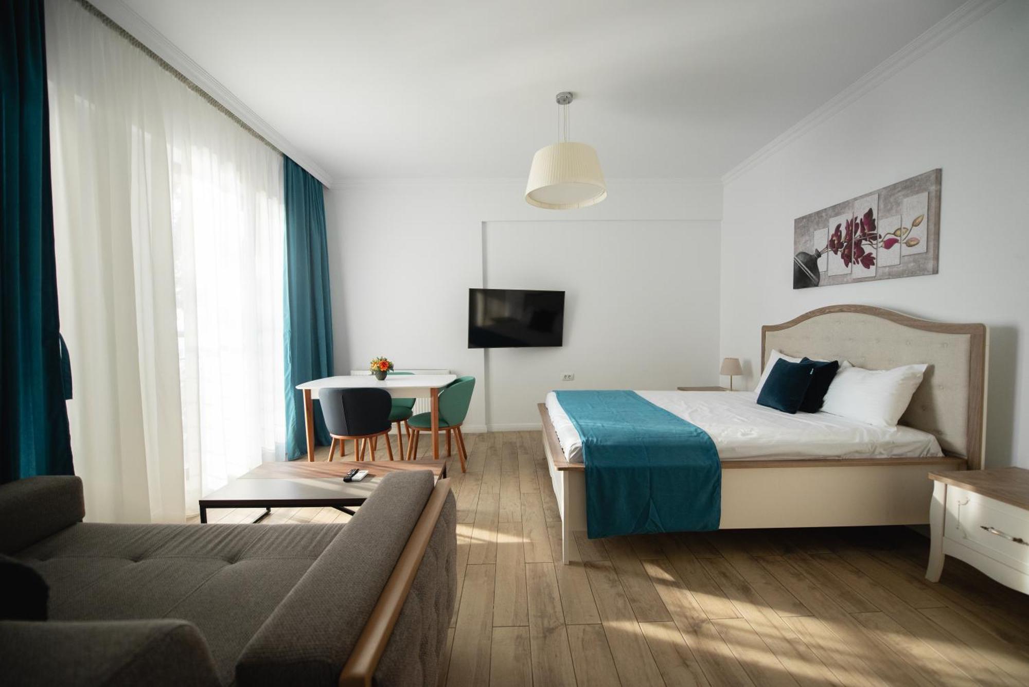 Solid Magic Mamaia